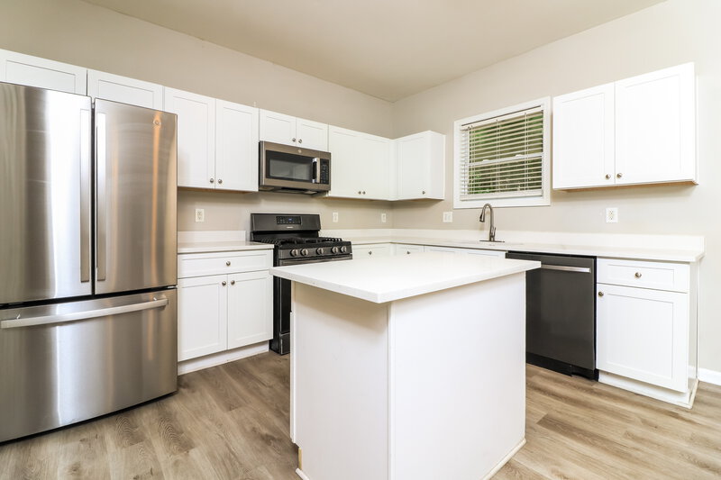 2,085/Mo, 3643 Uppark Dr Atlanta, GA 30349 Kitchen View 2