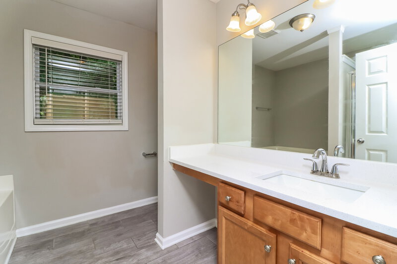 2,085/Mo, 3643 Uppark Dr Atlanta, GA 30349 Main Bathroom View