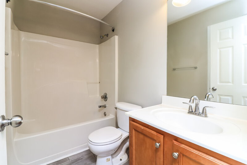 2,085/Mo, 3643 Uppark Dr Atlanta, GA 30349 Bathroom View