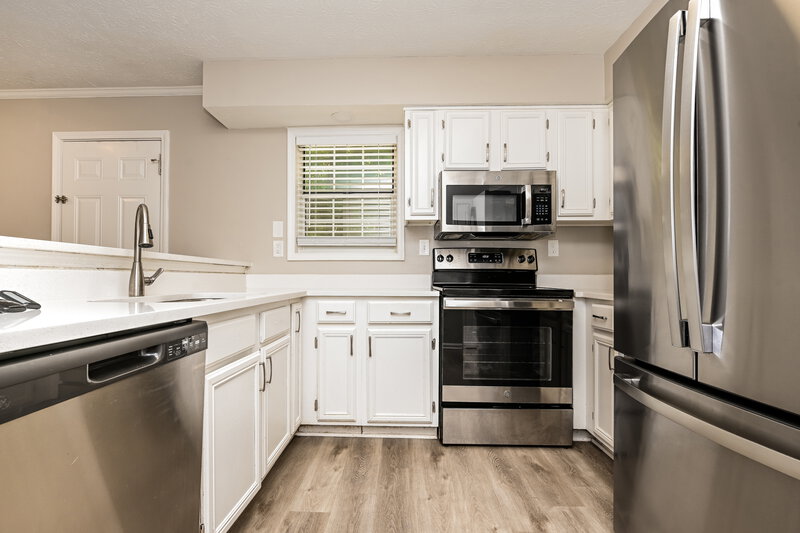 2,580/Mo, 626 Ambrose Ln Peachtree City, GA 30269 Kitchen View
