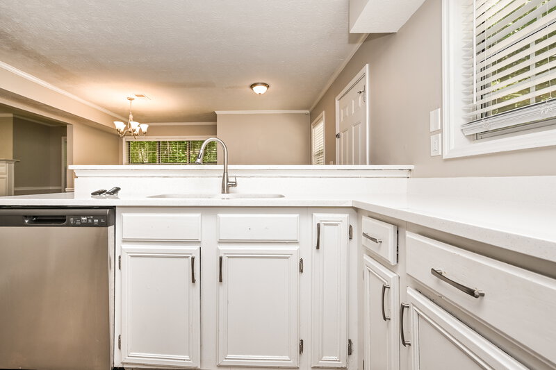 2,580/Mo, 626 Ambrose Ln Peachtree City, GA 30269 Kitchen View 2