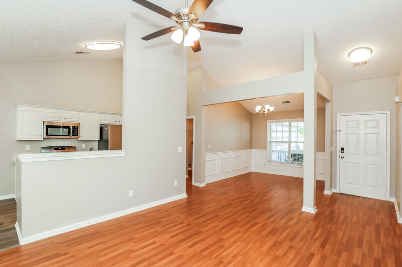 2,040/Mo, 418 Baldwin Ct Newnan, GA 30263 Living Room View 2