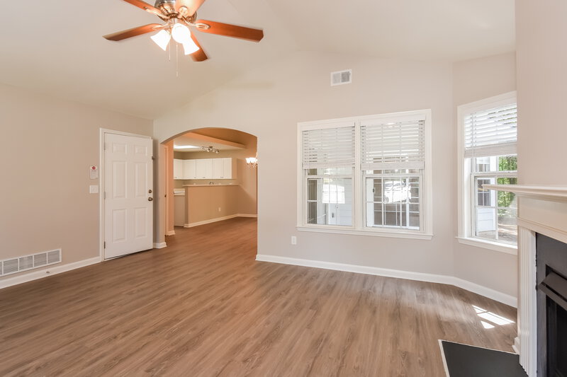 2,065/Mo, 2010 Greenhill Pass Canton, GA 30114 Living Room View 3