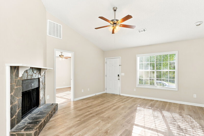 1,875/Mo, 4961 Hampstead Ln Acworth, GA 30101 Living Room View 2