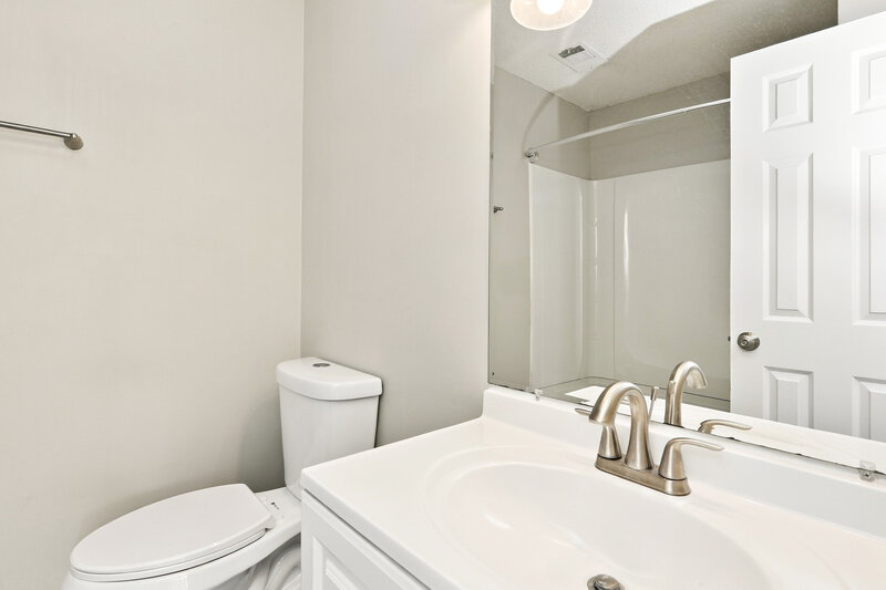 1,875/Mo, 4961 Hampstead Ln Acworth, GA 30101 Bathroom View 2