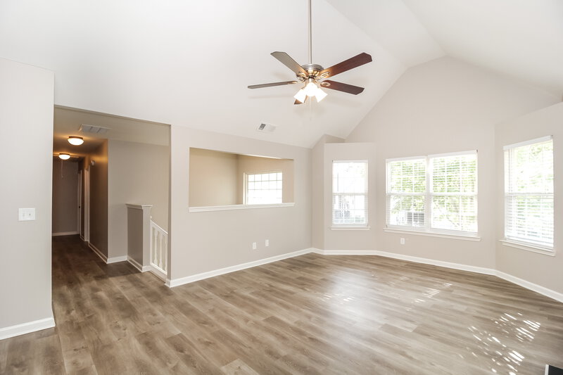 2,255/Mo, 11562 Registry Blvd Hampton, GA 30228 Living Room View 2