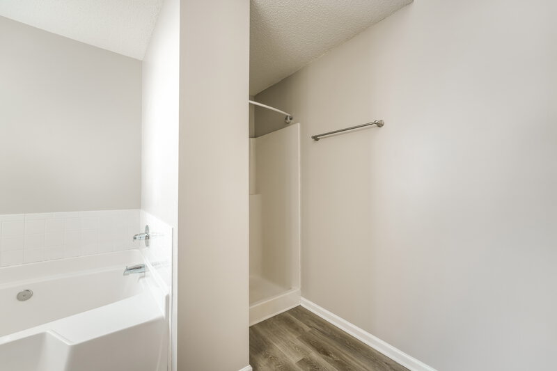 3,200/Mo, 1297 Millstone Way Lithonia, GA 30058 Main Bathroom View 2