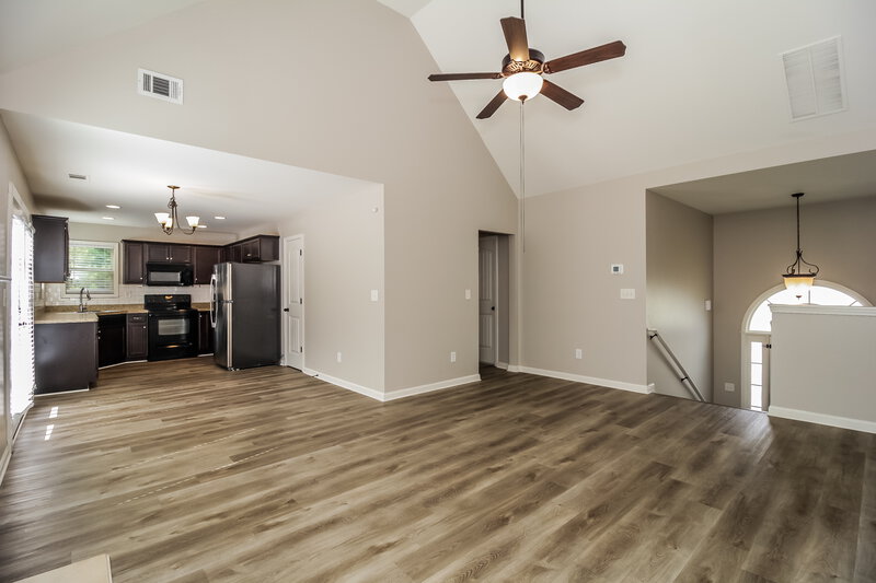 2,960/Mo, 207 Depot Ln Dallas, GA 30157 Living Room View 2