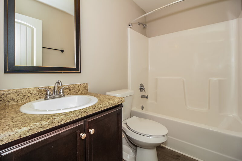 2,960/Mo, 207 Depot Ln Dallas, GA 30157 Bathroom View