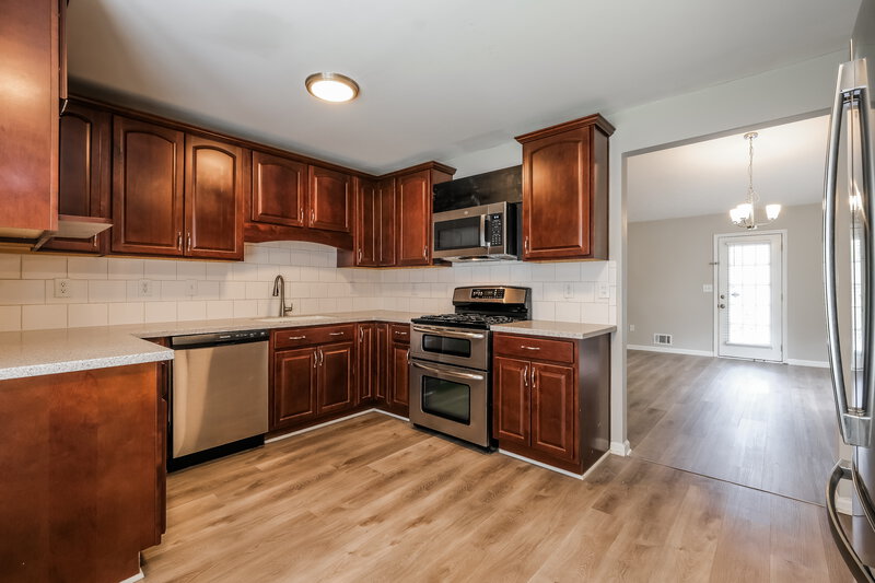 2,400/Mo, 1658 Eric Cir Lawrenceville, GA 30043 Kitchen View 2