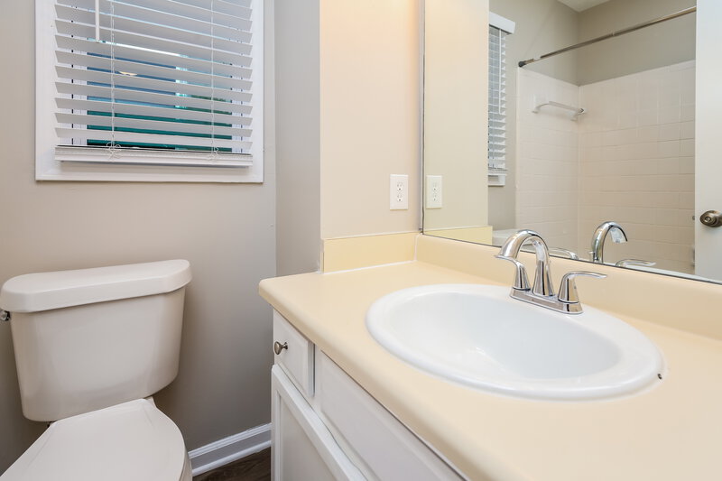 2,165/Mo, 1124 Pepperwood Trl Norcross, GA 30093 Bathroom View