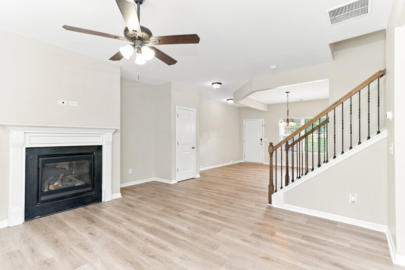 1,960/Mo, 214 Arbor Dr Rockmart, GA 30153 Living Room View