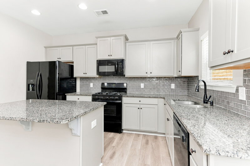 1,960/Mo, 214 Arbor Dr Rockmart, GA 30153 Kitchen View