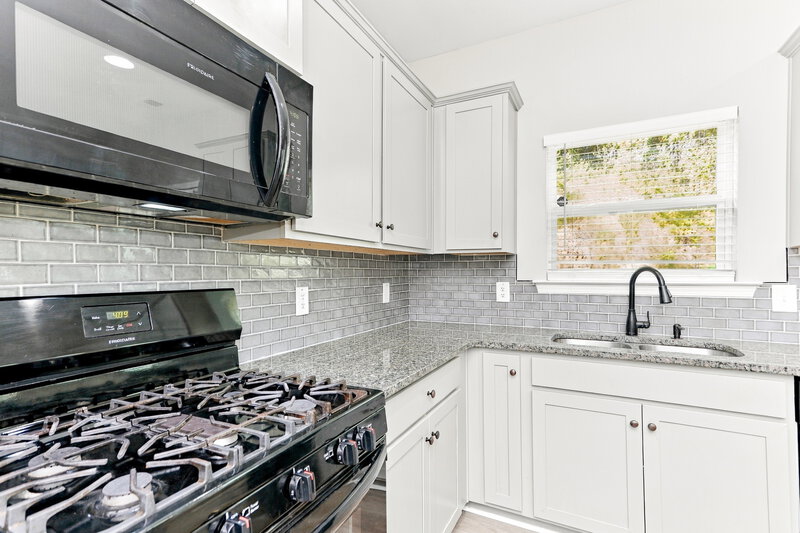 1,960/Mo, 214 Arbor Dr Rockmart, GA 30153 Kitchen View 3