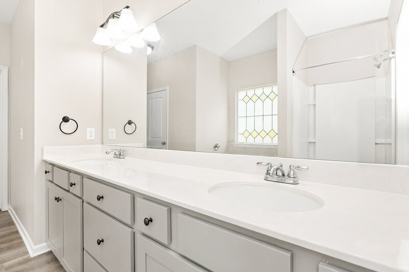 1,960/Mo, 214 Arbor Dr Rockmart, GA 30153 Primary Bathroom View