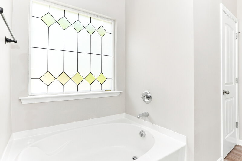 1,960/Mo, 214 Arbor Dr Rockmart, GA 30153 Primary Bathroom View 2