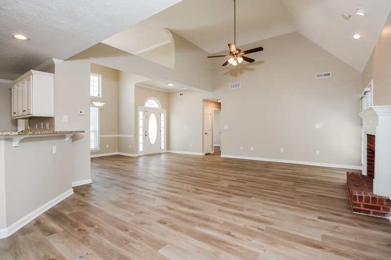 2,270/Mo, 97 Pebble Creek Dr Newnan, GA 30265 Living Room View