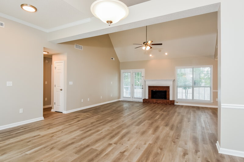 2,270/Mo, 97 Pebble Creek Dr Newnan, GA 30265 Living Room View 2