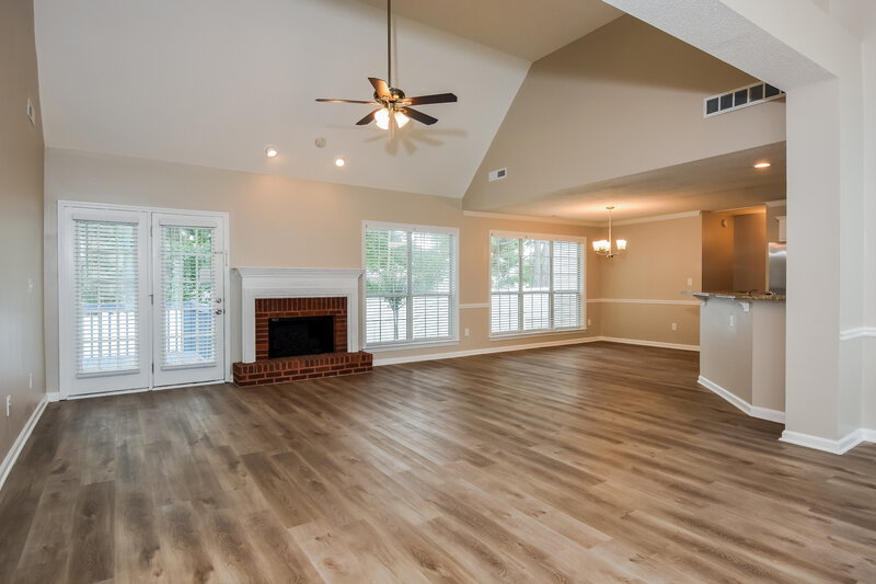 2,270/Mo, 97 Pebble Creek Dr Newnan, GA 30265 Living Room View 3