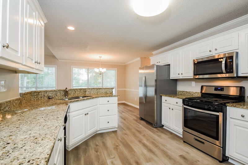 2,270/Mo, 97 Pebble Creek Dr Newnan, GA 30265 Kitchen View 3