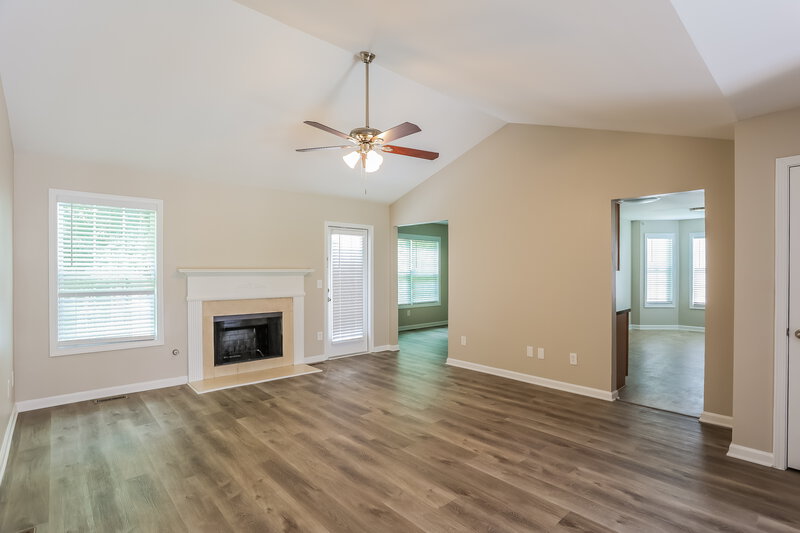 3,220/Mo, 4800 Mentmore Ter Douglasville, GA 30135 Living Room View 2