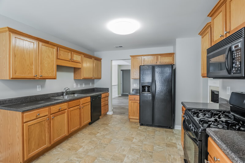 3,220/Mo, 4800 Mentmore Ter Douglasville, GA 30135 Kitchen View 3