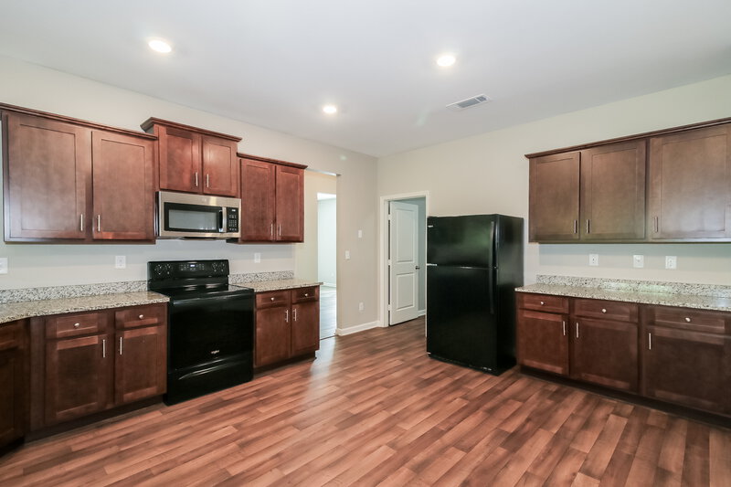 2,245/Mo, 115 Tamalynn Trl Covington, GA 30016 Kitchen View