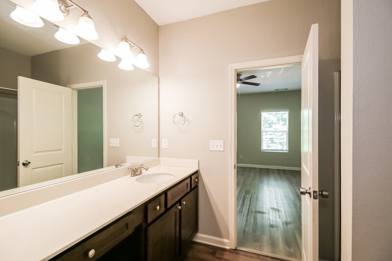 2,245/Mo, 115 Tamalynn Trl Covington, GA 30016 Main Bathroom View