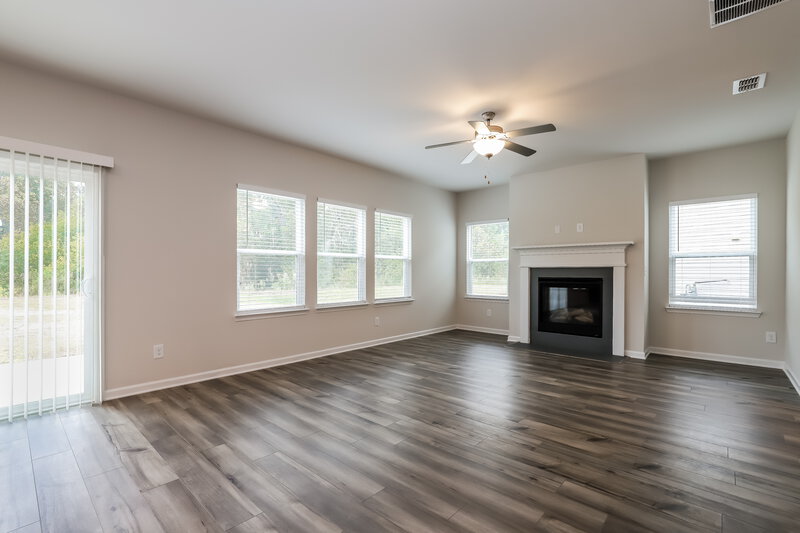 2,755/Mo, 6079 Hickory Creek Court Braselton, GA 30517 Living Room View