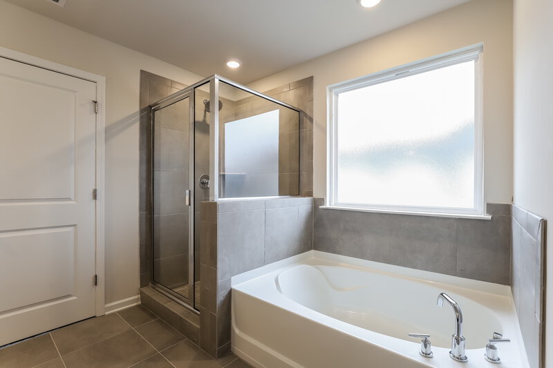 2,755/Mo, 6079 Hickory Creek Court Braselton, GA 30517 Main Bathroom View 3