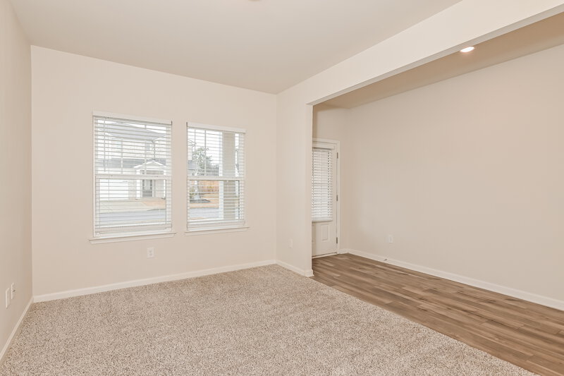 2,615/Mo, 5922 Green Ash Court Braselton, GA 30517 Living Room View