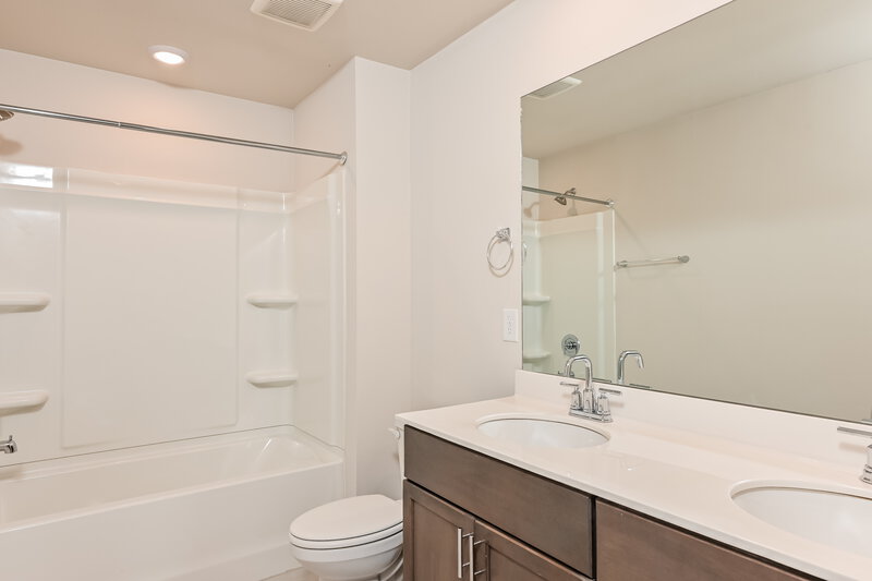 2,615/Mo, 5922 Green Ash Court Braselton, GA 30517 Bathroom View