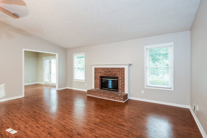 2,390/Mo, 4371 S Landing Dr Marietta, GA 30066 Living Room View