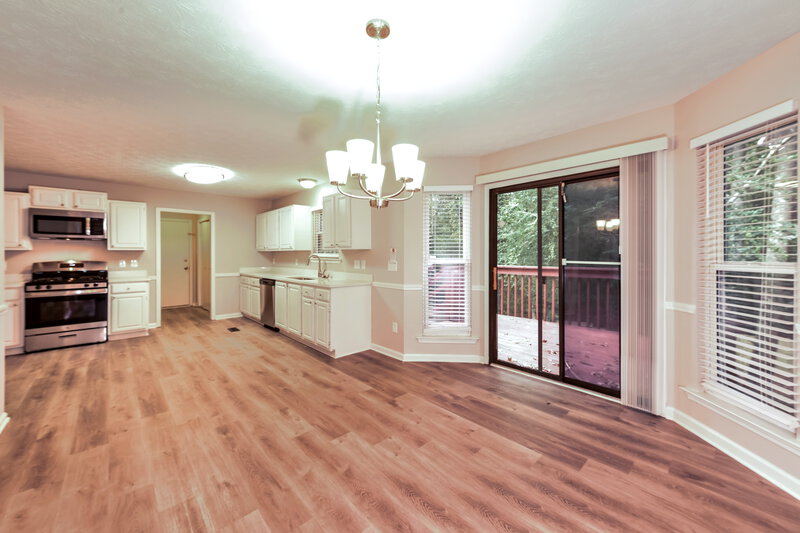 2,660/Mo, 573 Stonemill Mnr Lithonia, GA 30058 Dining Room View