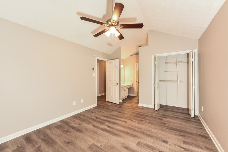 2,660/Mo, 573 Stonemill Mnr Lithonia, GA 30058 Main Bedroom View 2