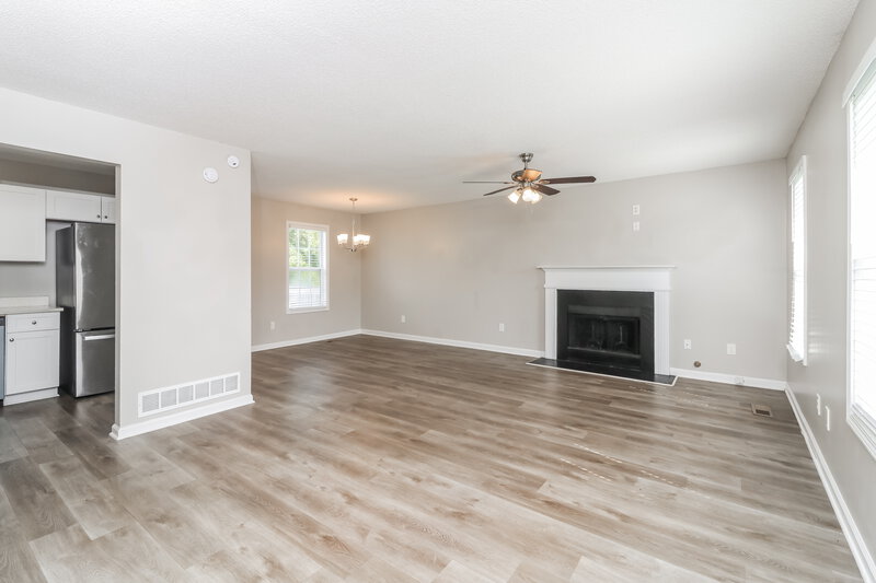 2,270/Mo, 417 Remington Ct Villa Rica, GA 30180 Living Room View 2