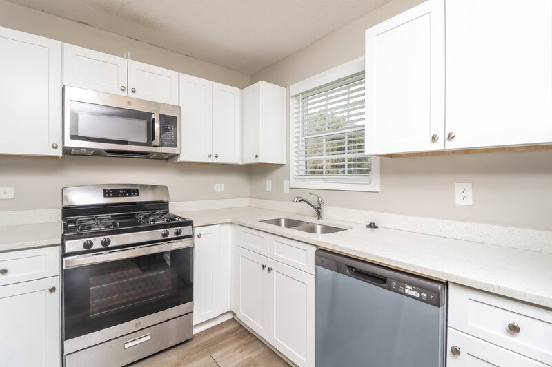 2,270/Mo, 417 Remington Ct Villa Rica, GA 30180 Kitchen View 2