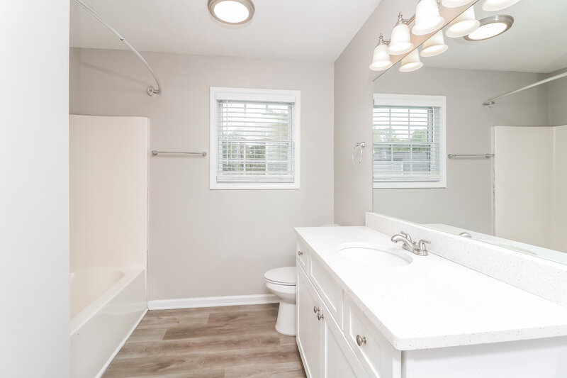 2,270/Mo, 417 Remington Ct Villa Rica, GA 30180 Main Bathroom View