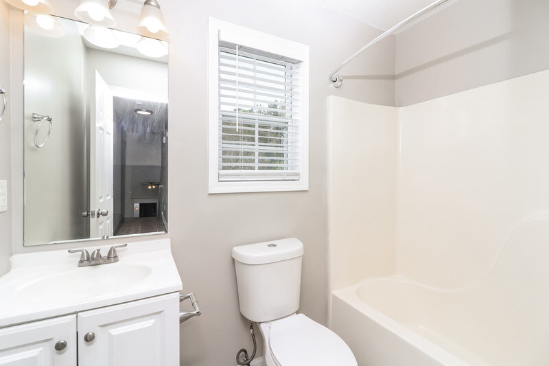 2,270/Mo, 417 Remington Ct Villa Rica, GA 30180 Bathroom View