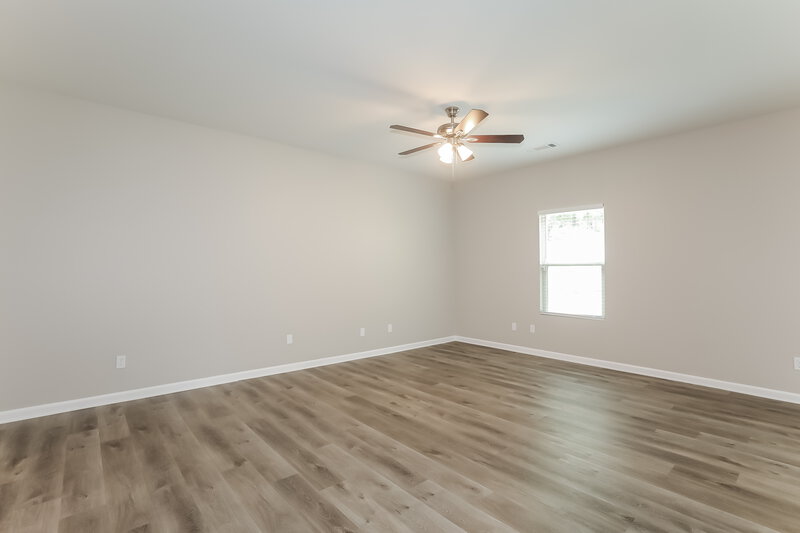 2,000/Mo, 1044 Sutherland Dr Winder, GA 30680 Living Room View