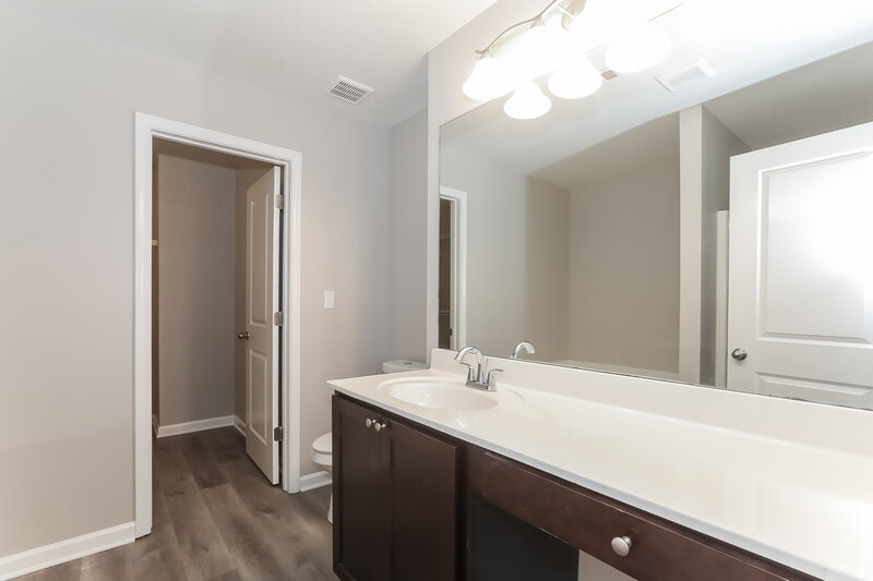 2,000/Mo, 1044 Sutherland Dr Winder, GA 30680 Main Bathroom View