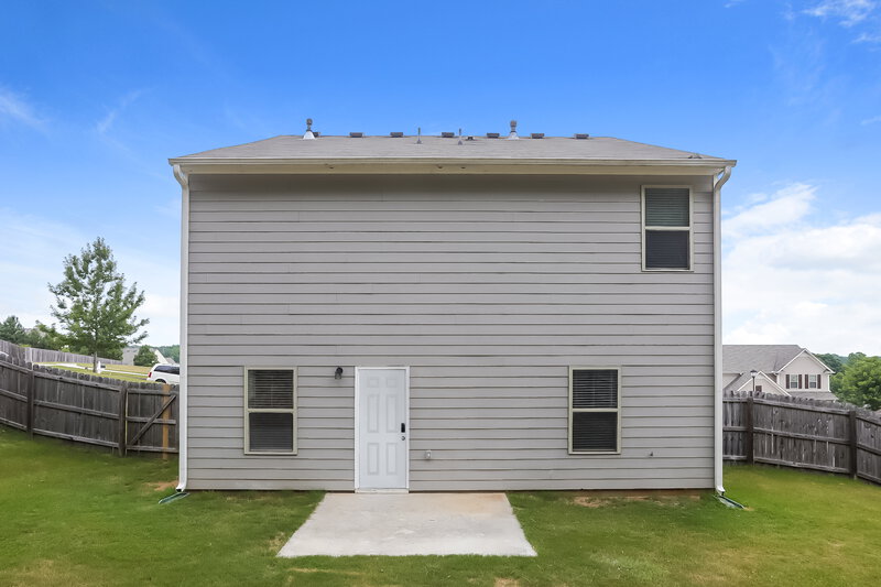 2,000/Mo, 1044 Sutherland Dr Winder, GA 30680 Rear View