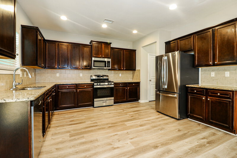 2,320/Mo, 321 Moorland Ct Lawrenceville, GA 30043 Kitchen View