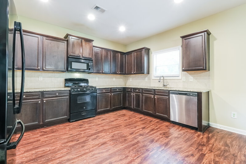 2,110/Mo, 775 Westmoreland Ln Lawrenceville, GA 30043 Kitchen View 2
