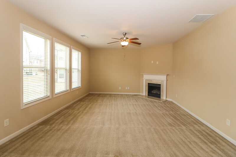 2,475/Mo, 831 Collingsworth Ln Lawrenceville, GA 30043 Living Room View