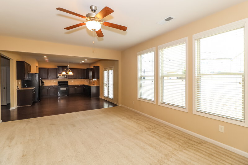 2,475/Mo, 831 Collingsworth Ln Lawrenceville, GA 30043 Living Room View 2