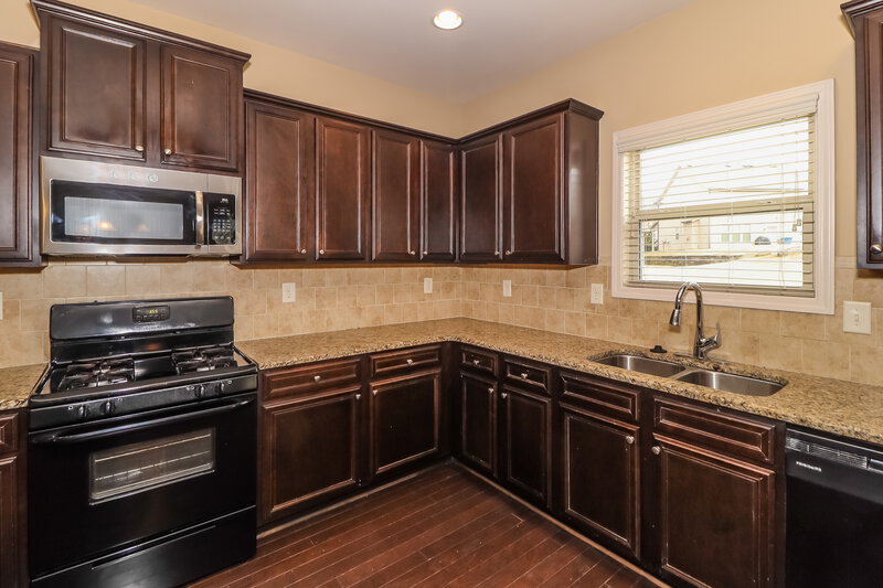 2,475/Mo, 831 Collingsworth Ln Lawrenceville, GA 30043 Kitchen View 4