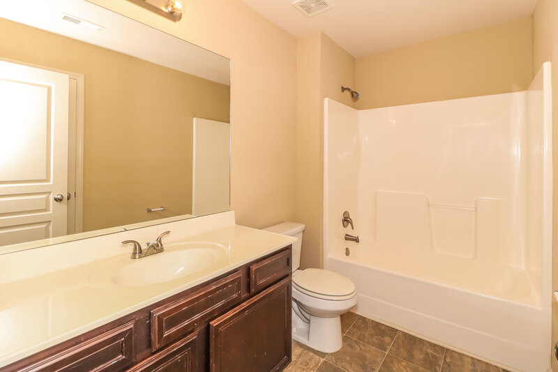2,475/Mo, 831 Collingsworth Ln Lawrenceville, GA 30043 Bathroom View