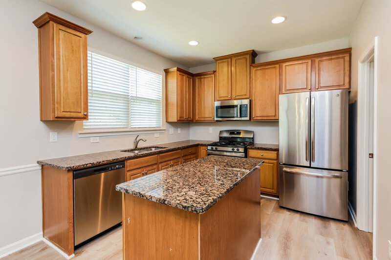 2,275/Mo, 2401 Sardis Chase Ct Buford, GA 30519 Kitchen View