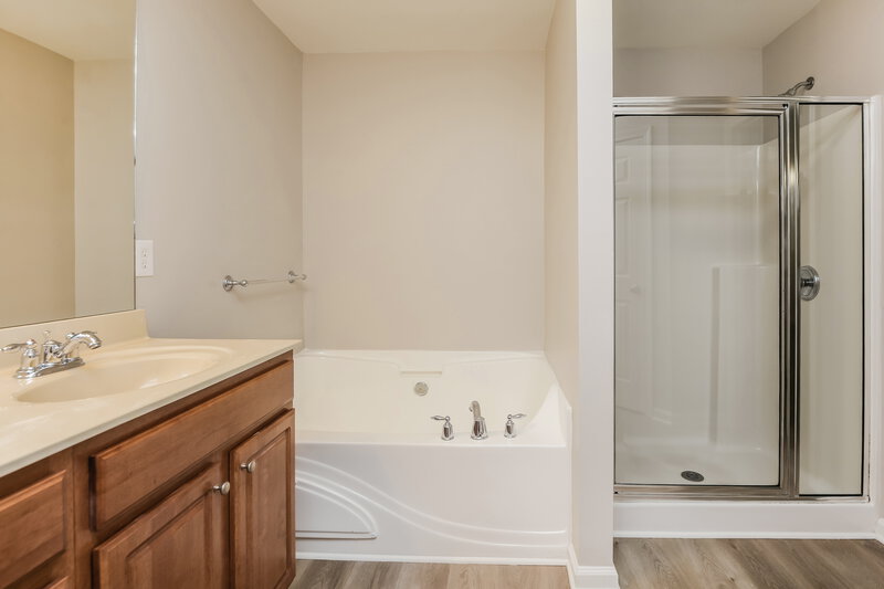 2,275/Mo, 2401 Sardis Chase Ct Buford, GA 30519 Main Bathroom View